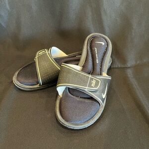 Gently Used Nike Slides - Women’s Size 11